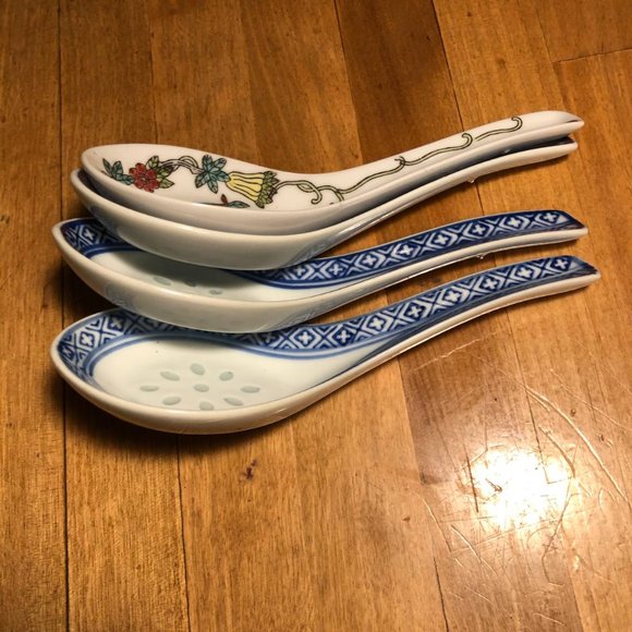 Set Of 4 Vintage Porcelain Chinese Soup Spoons 5.5” Blue Print and Butterfly - Picture 7 of 7